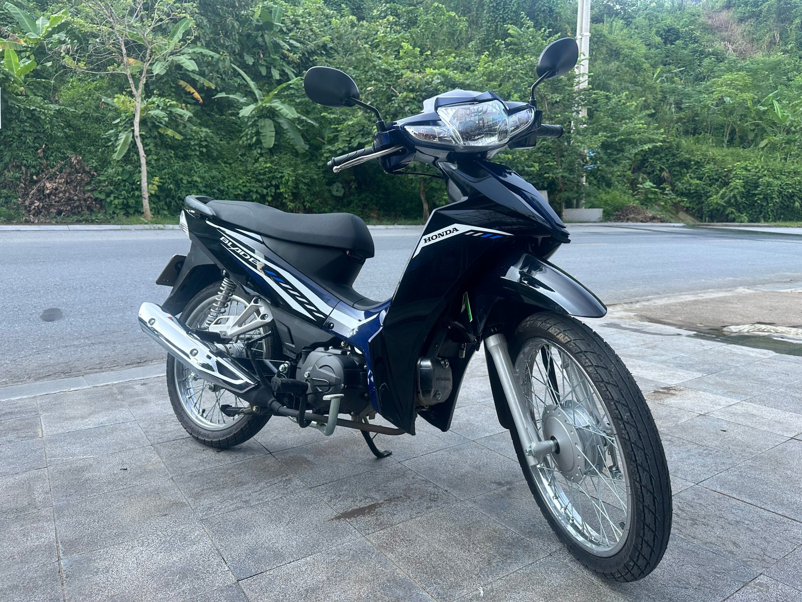 Honda Blade 110cc rental motorbike in Ha Giang